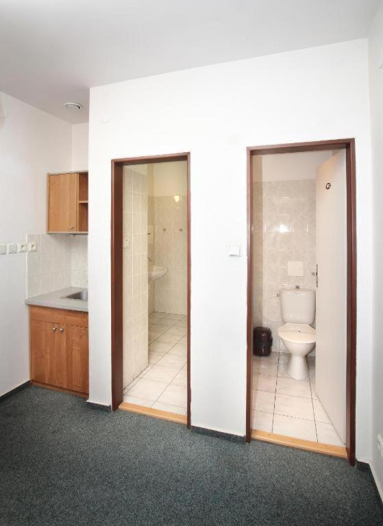 Hotel Rottal Otrokovice Bagian luar foto